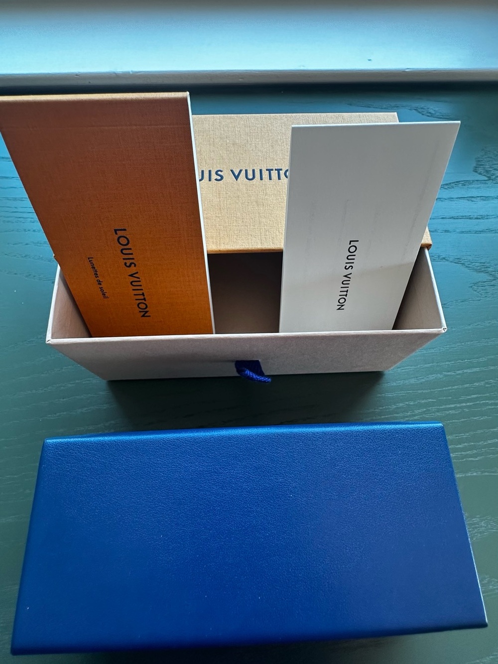 Louis Vuitton Box and Case for eye glasses/Sunglasses Unisex Case - Picture 7 of 11